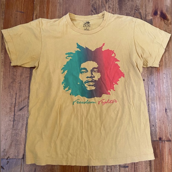 Bob Marley “Freedom Fighter” Shirt - Picture 1 of 2
